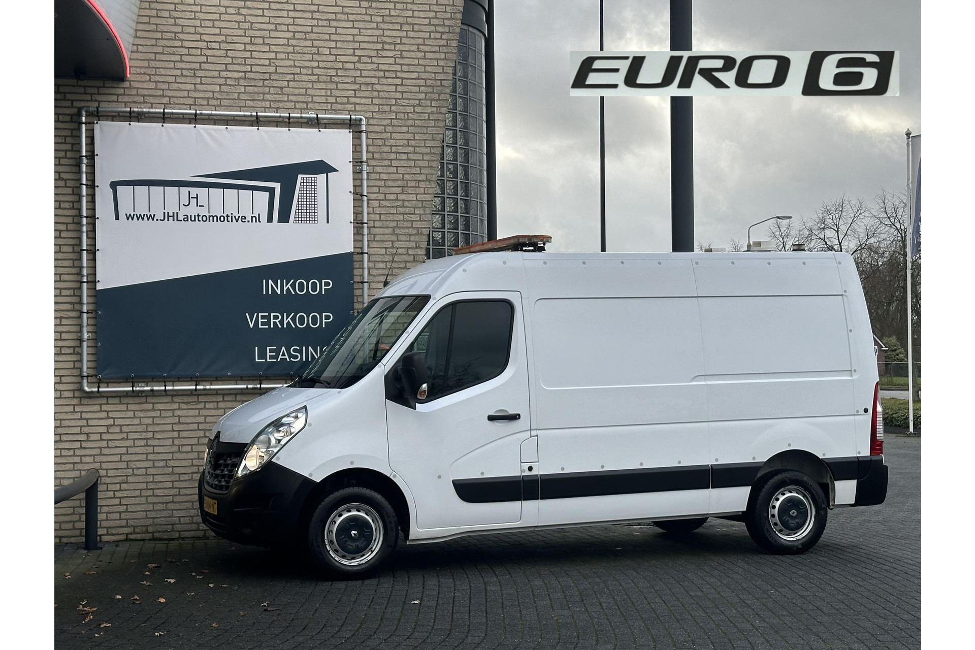 Renault Master T35 2.3 dCi L2H2*HAAK*NAVI*A/C*CRUISE*3-PERS.*